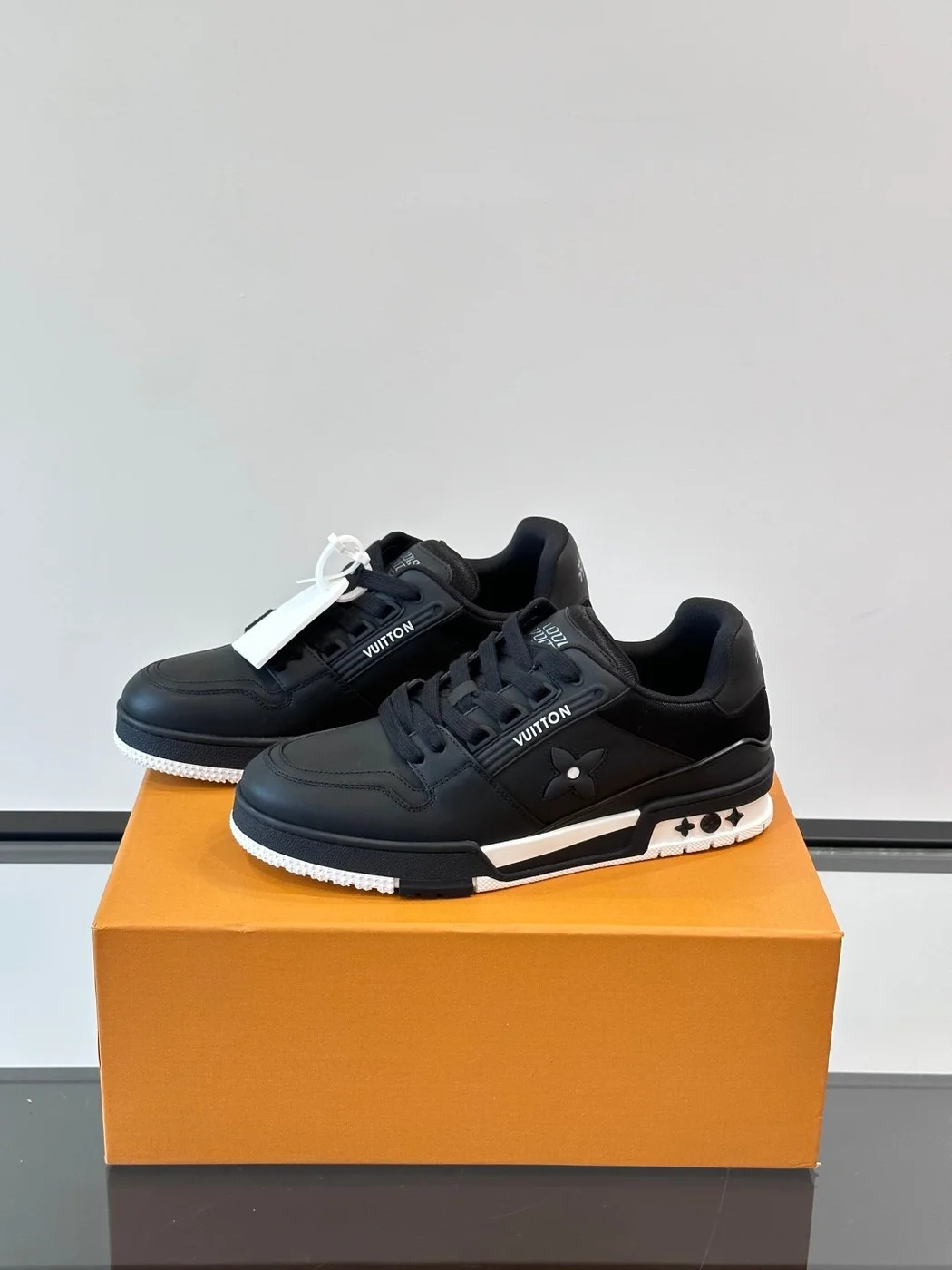 Louis Vuitton Men Black Leather Sneakers product view 3