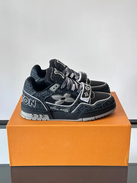 Louis Vuitton Men Black Fabric Leather Sneakers product view 1