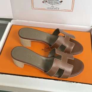 Hermès Oran sandals product view 1