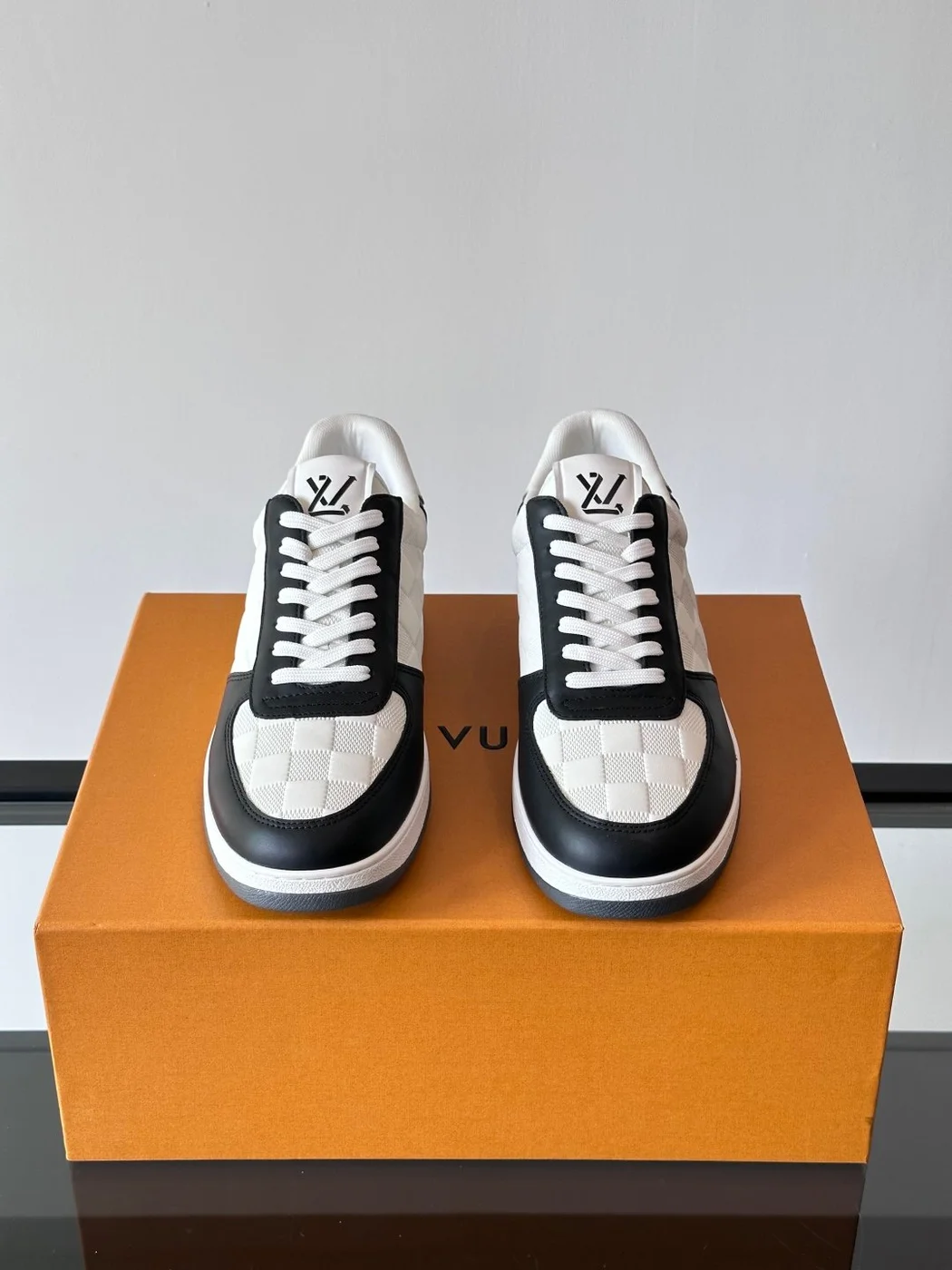 Louis Vuitton Men Black White Leather Sneakers product view 2