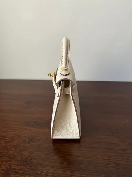 Hermès Kelly Mini 20 White Chevre Gold Hardware Bag product view 2