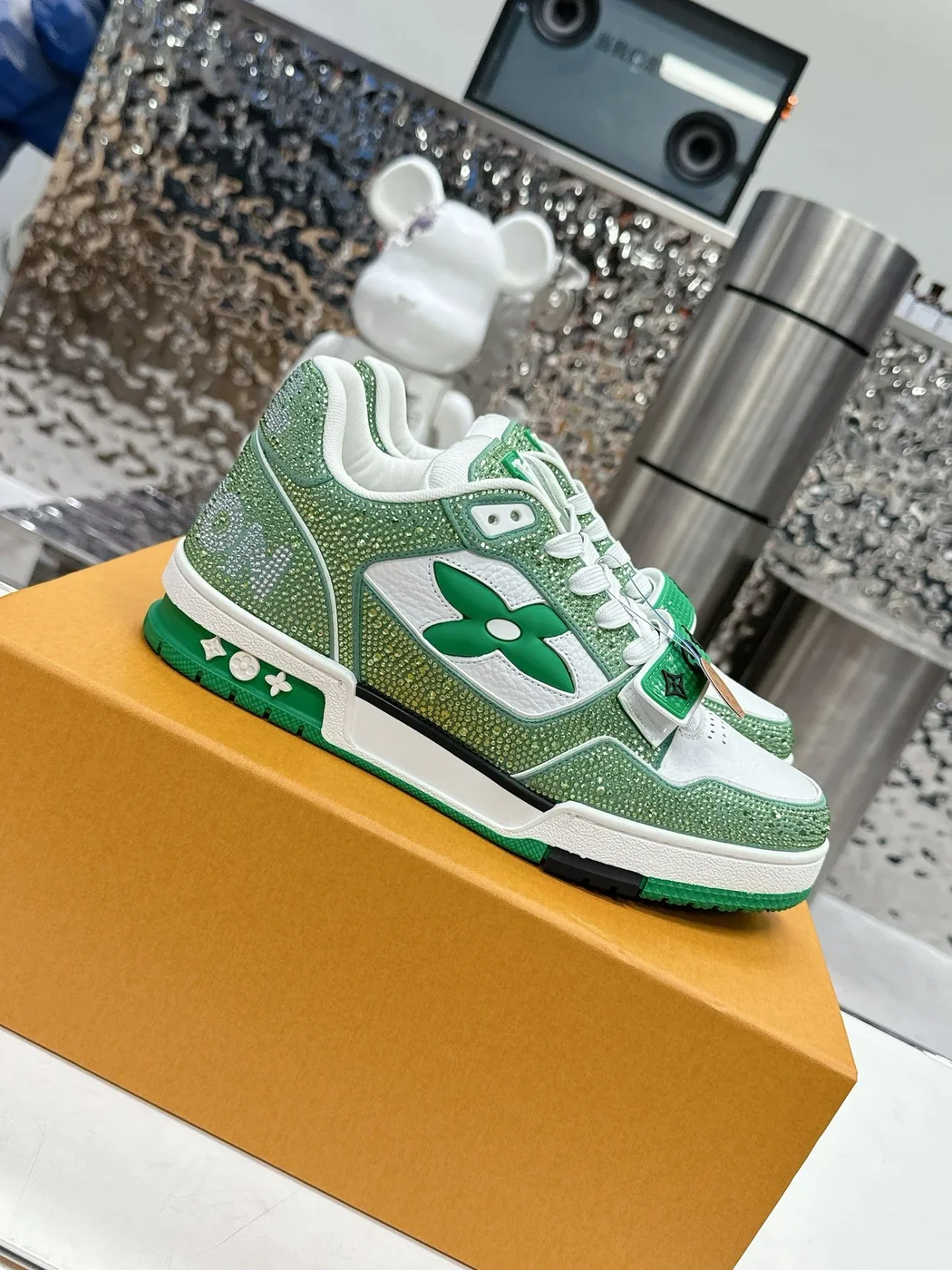 Louis Vuitton Women Green White Leather Sneakers product view 3