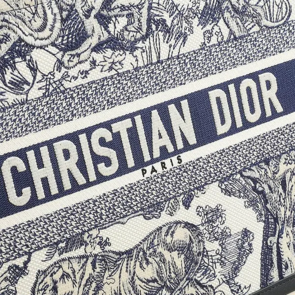 Dior Medium Dior Book Tote product view 7