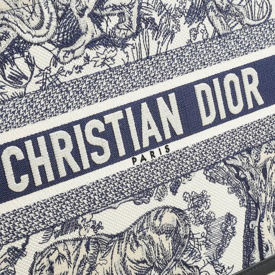 Dior Medium Dior Book Tote product view 7