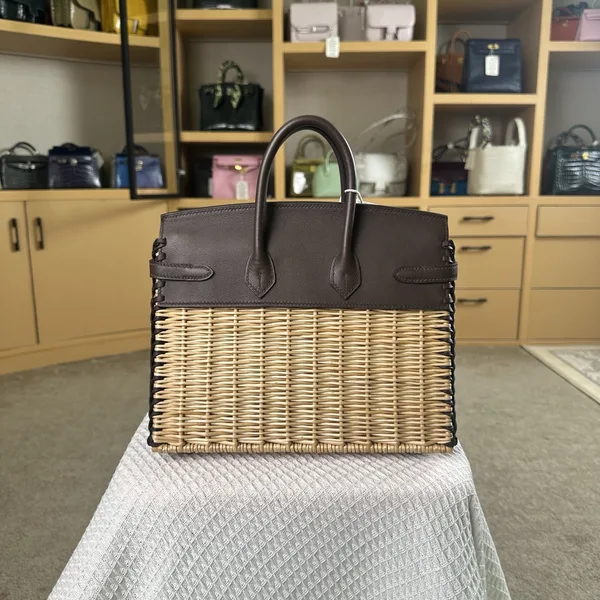 Hermès Birkin 25 cm Saddle Leather Bag product view 2