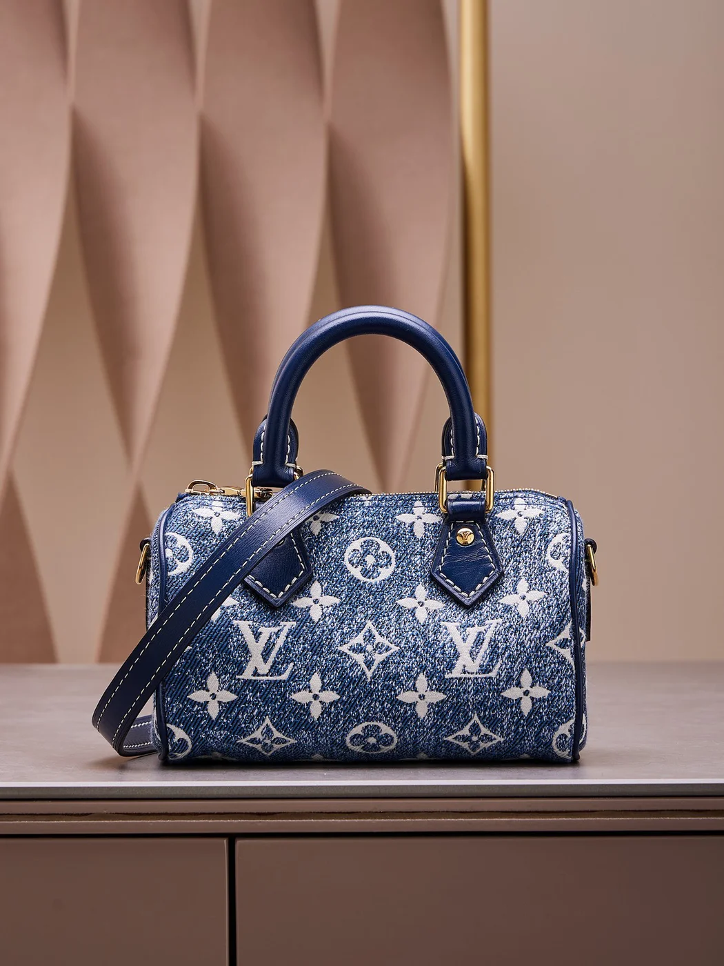 Louis Vuitton Speedy Monogram Demin Woman’s Handbags 16x10x7.5 cm product view 7