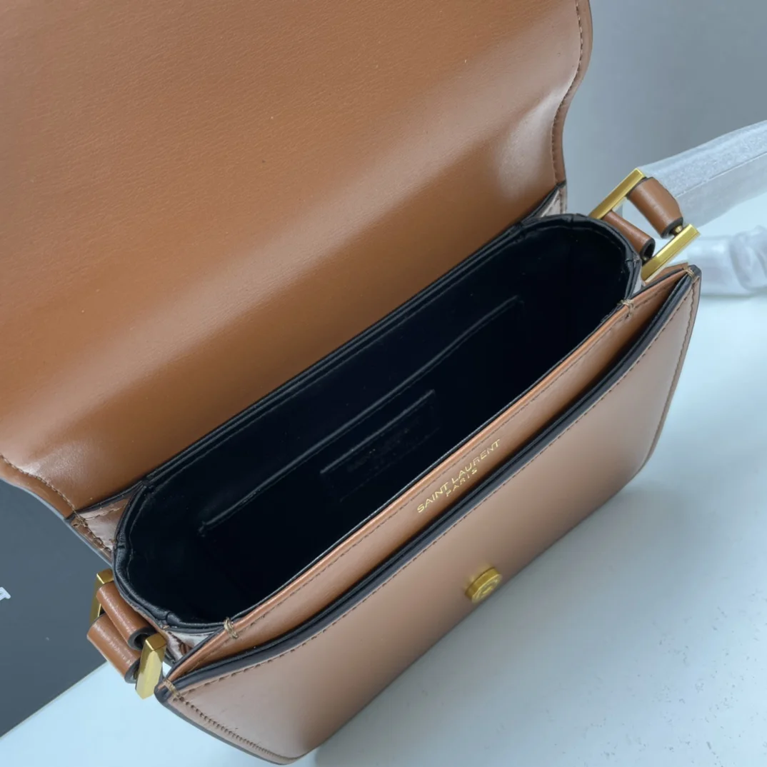 Saint Laurent Le 61 Saddle Shoulder Bag in Calfskin product view 8
