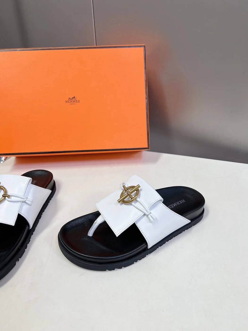 Hermès Women White Leather Black Sole Sandals product view 4