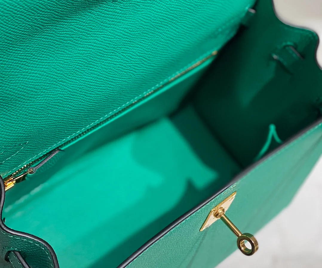 Hermès 25 cm In Vert Vertigo Epsom Gold Hardware Bag product view 4