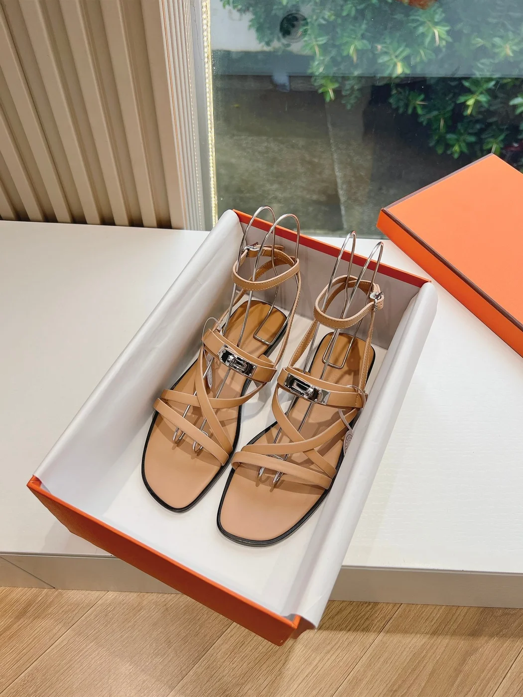 Hermès Women Beige Leather Strappy Sandals product view 3