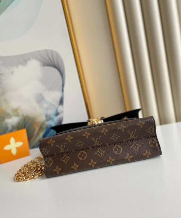 Louis Vuitton Victoire Monogram Pattern Handbags 27x20x10cm product view 4