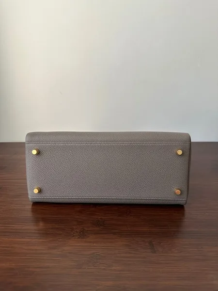 Hermès Kelly 28 cm Etain Togo Gold Hardware Bag product view 7