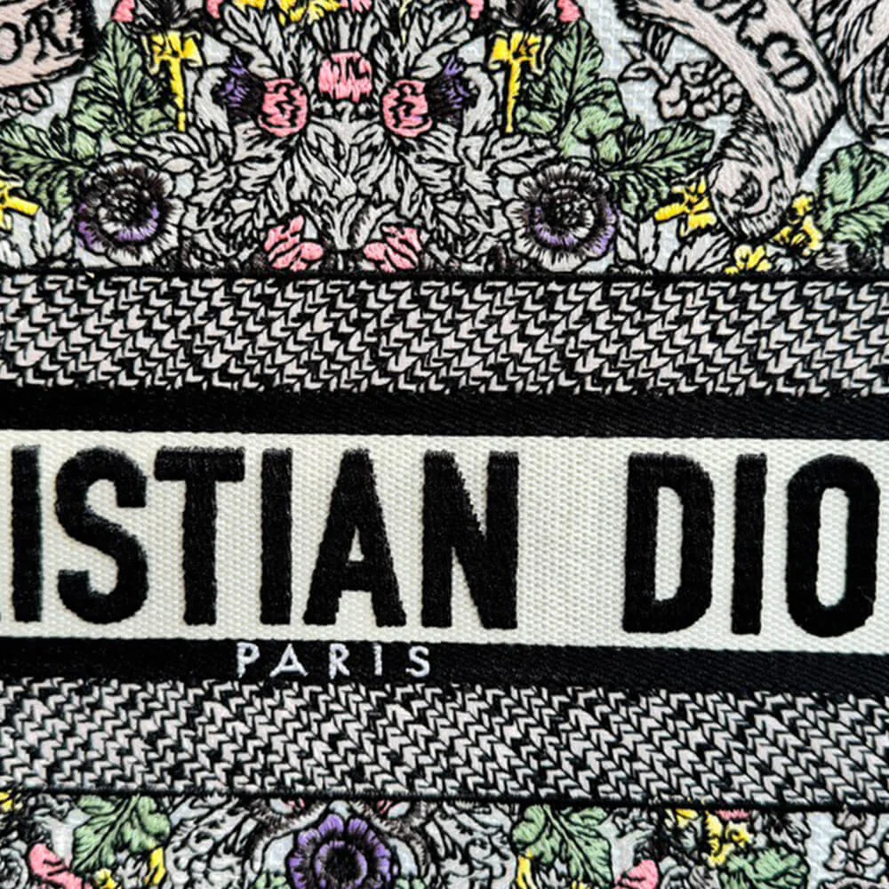 Dior Medium Dior Book Tote product view 4
