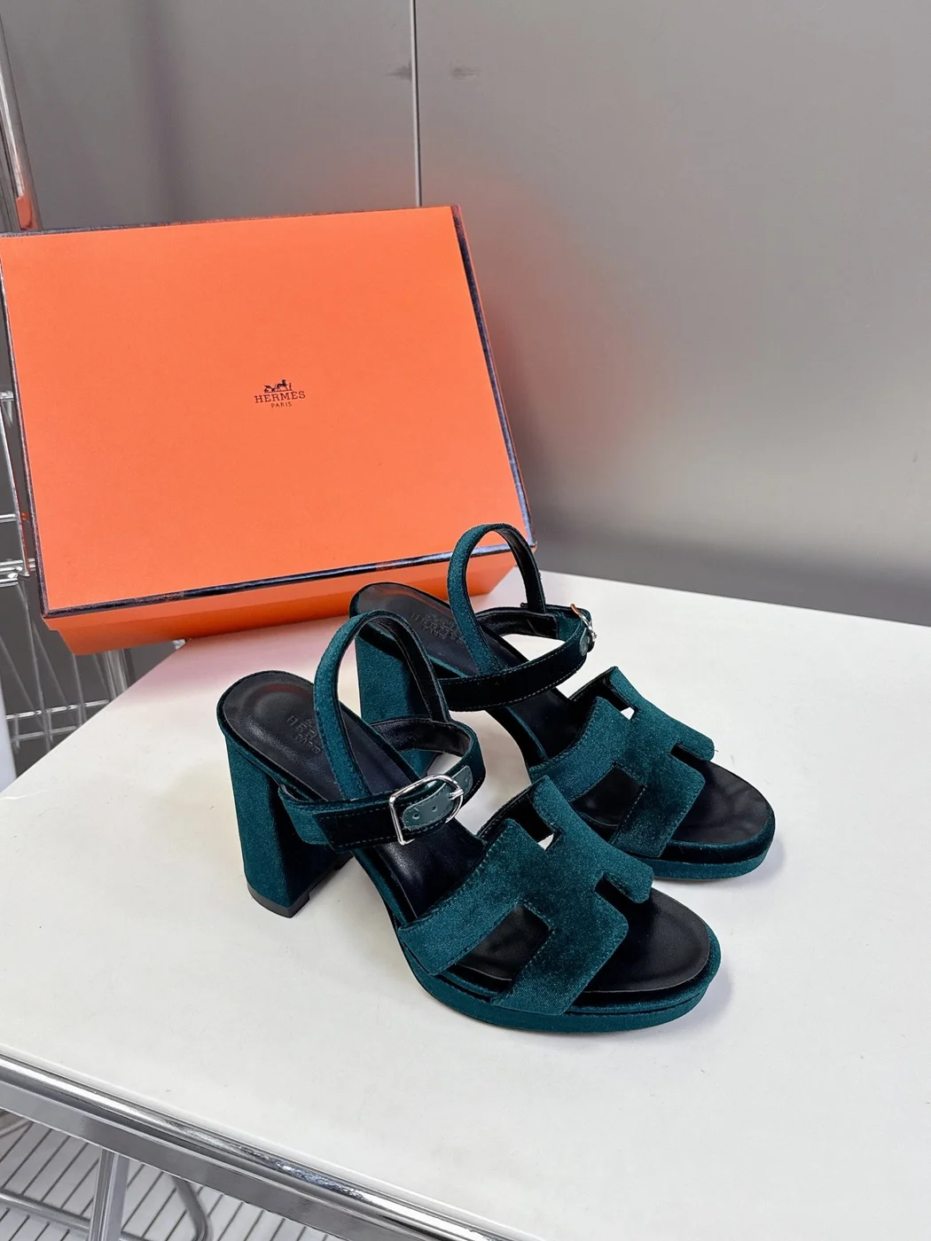 Hermès Women Dark Green Suede Sandals product view 3