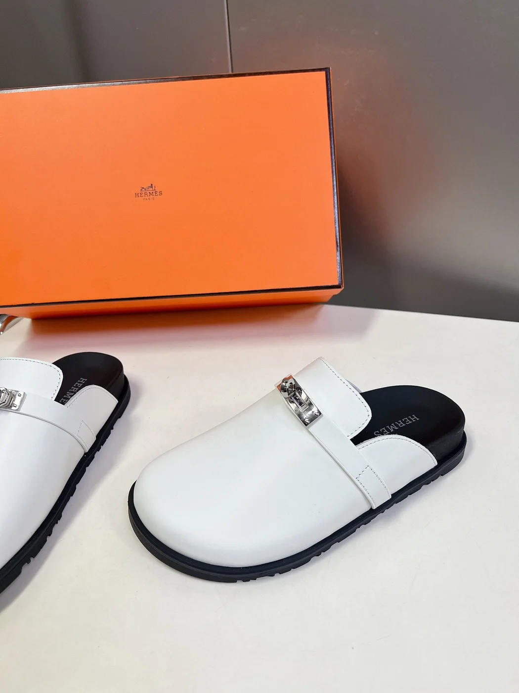 Hermès Women White Leather Mules product view 6