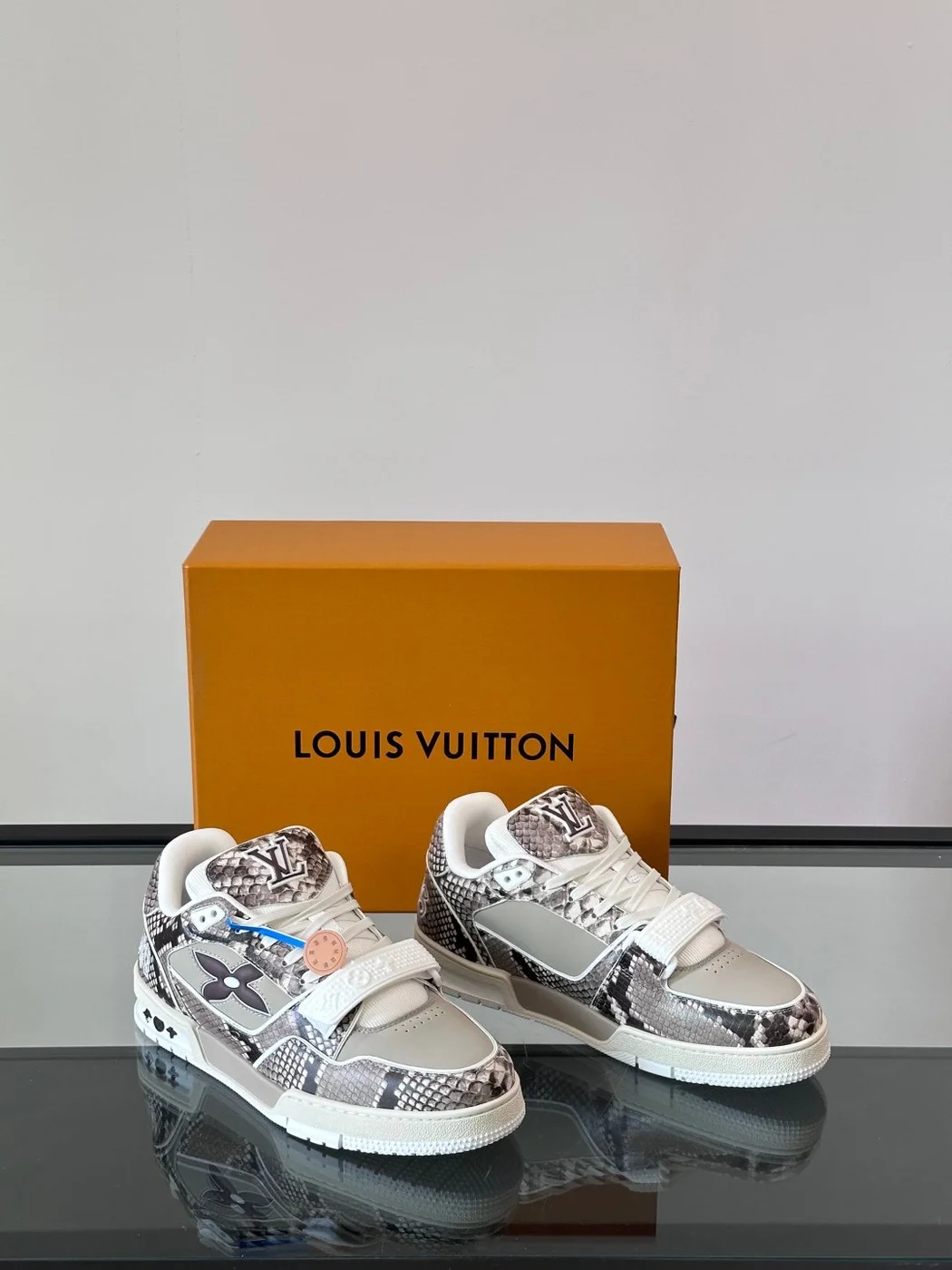 Louis Vuitton Men White And Gray Snakeskin Leather Sneakers product view 5