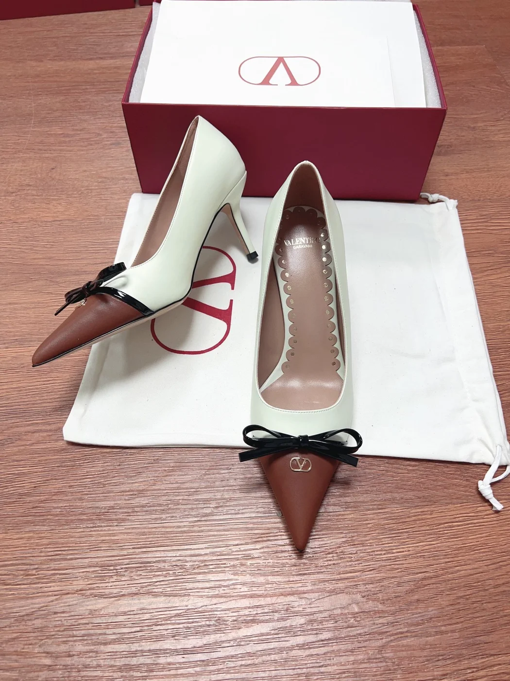 Valentino Women White Leather Brown Bow Detail Pumps product view 6