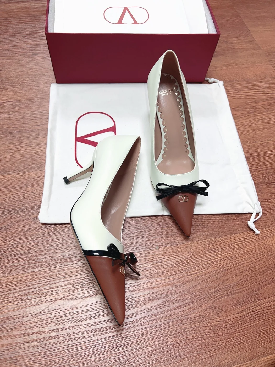 Valentino Women White Leather Brown Bow Detail Pumps product view 4