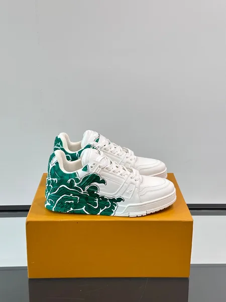 Louis Vuitton Men White Leather Sneakers With Green Graphic product photo