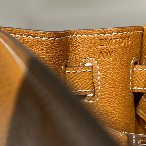 Hermès Kelly 25 cm In Gold Epsom Silver Hardware Bag product view 8