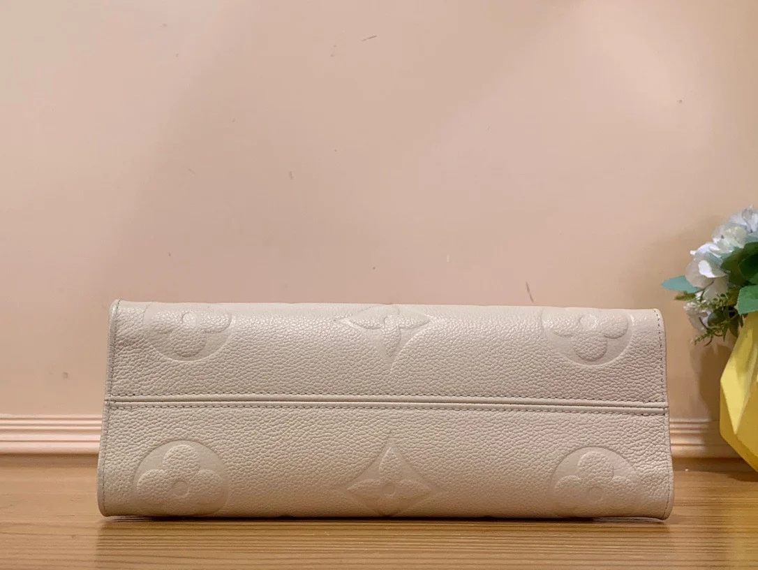 Louis Vuitton On The Go Mini White Milk Handbags 25x13x10cm product view 6