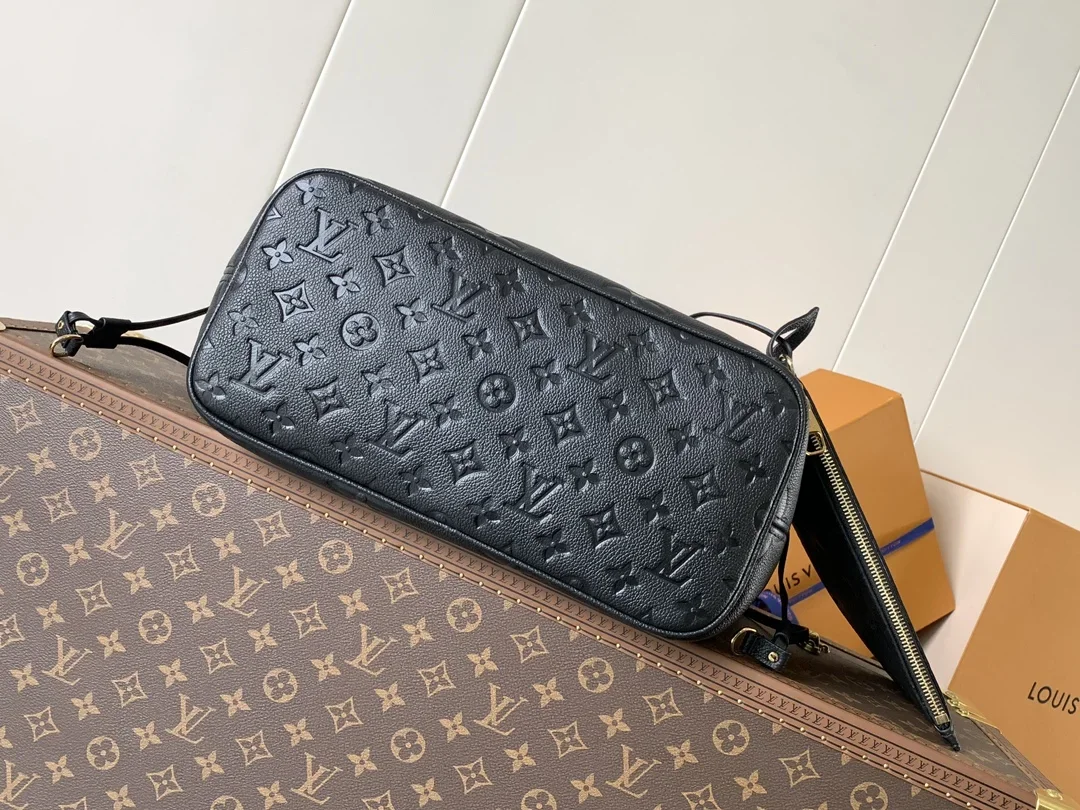 Louis Vuitton Neverfull MM Black Momogram Empreinte Bag product view 4