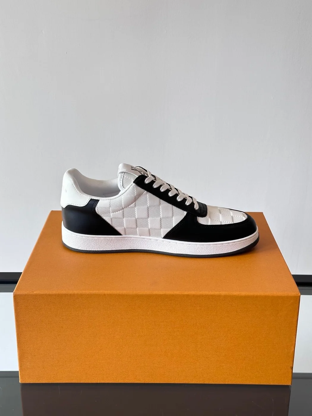 Louis Vuitton Men Black White Leather Sneakers product view 6