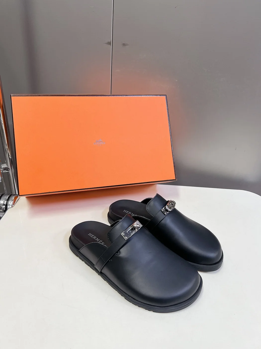 Hermès Women Black Leather Mules product view 5