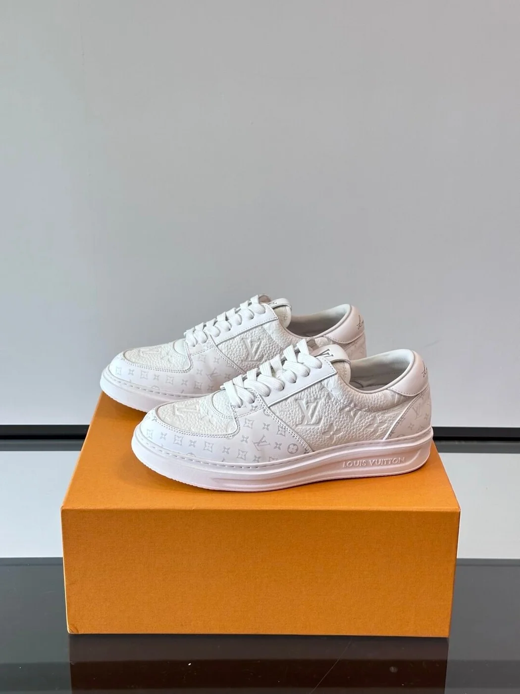 Louis Vuitton Men White Leather Sneakers product view 3