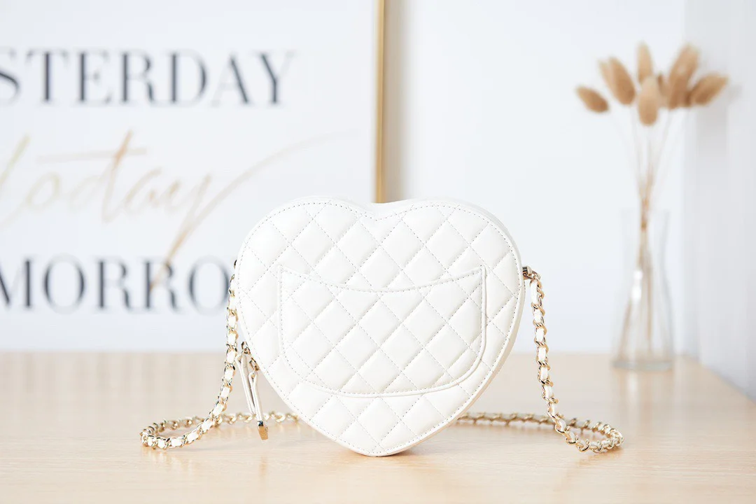 Chanel The One Handbags Smooth Leather Heart-Pattern Milk Lock Gold 16.5x18x6.5 cm product view 4