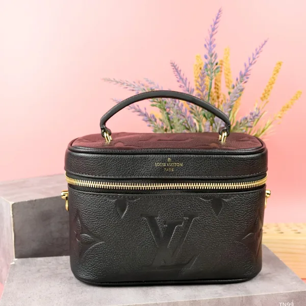 Louis Vuitton Clutch Black Box Handbag 19x13x10cm product view 1