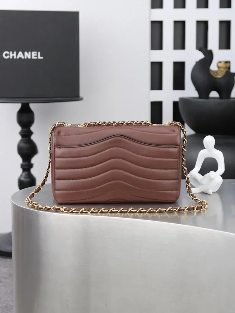 Chanel flap bag quilted leather product view 3