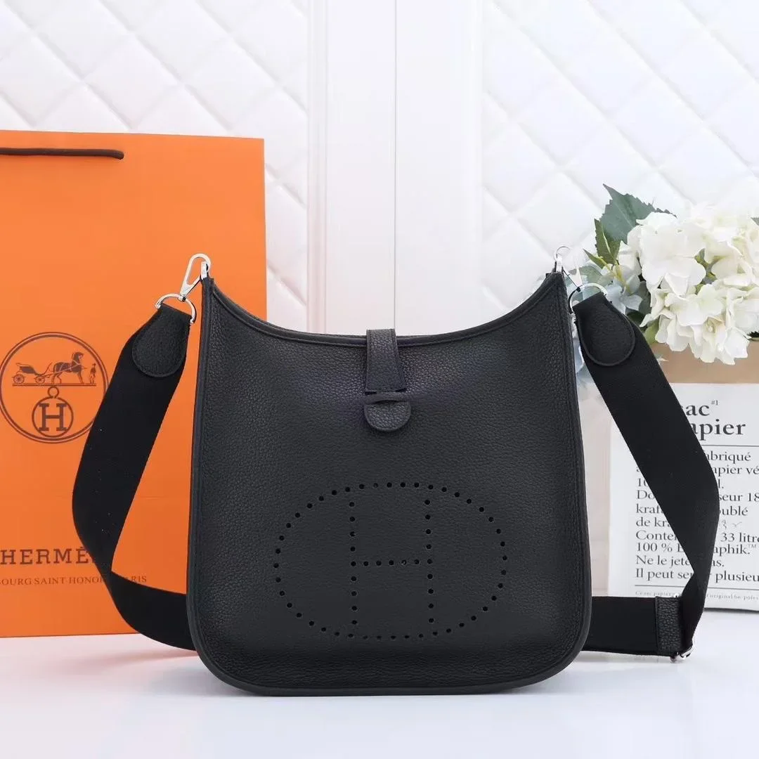 Hermès Evelyne III 29 Black Bag product view 2