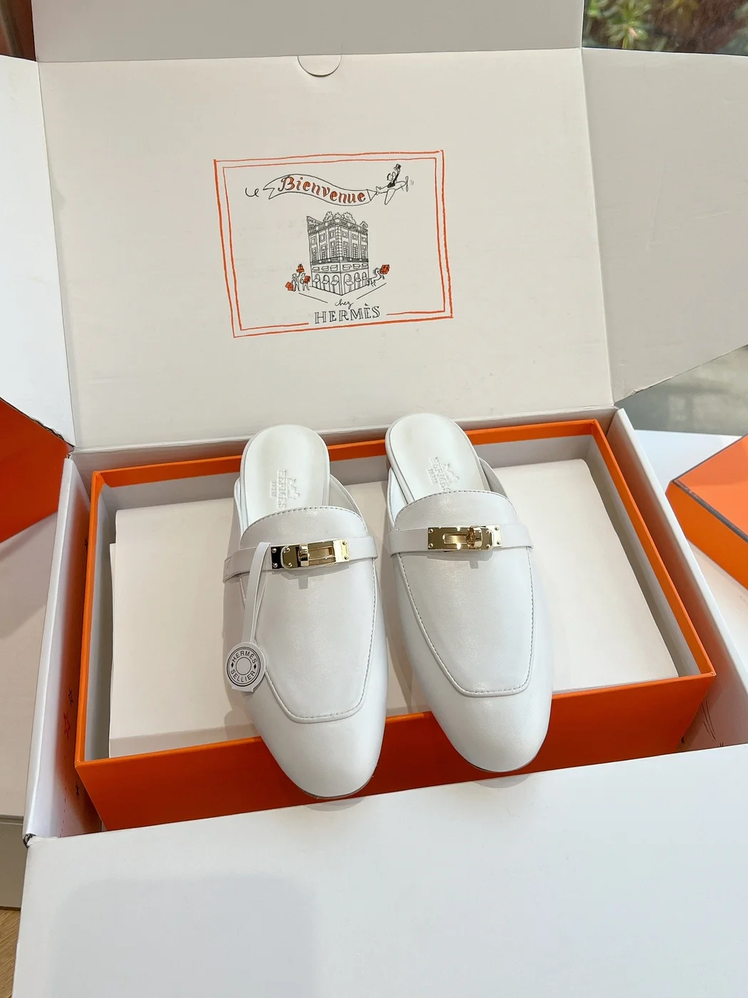 Hermès Women White Leather Mules product view 3