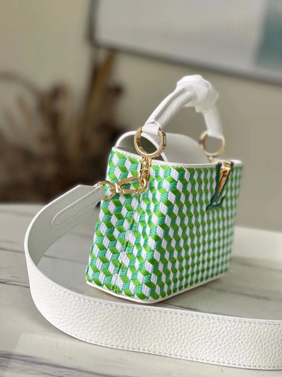 Louis Vuitton Capucines Green And White Pattern Handbags 21 cm product view 2