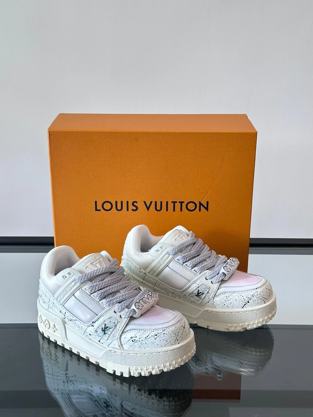 Louis Vuitton Men White Leather Sneakers With Black Splatter product view 5
