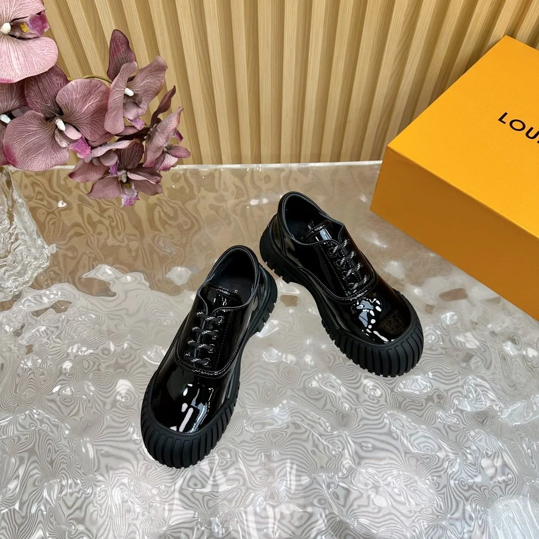 Louis Vuitton Women Black Patent Leather Sneakers product view 1
