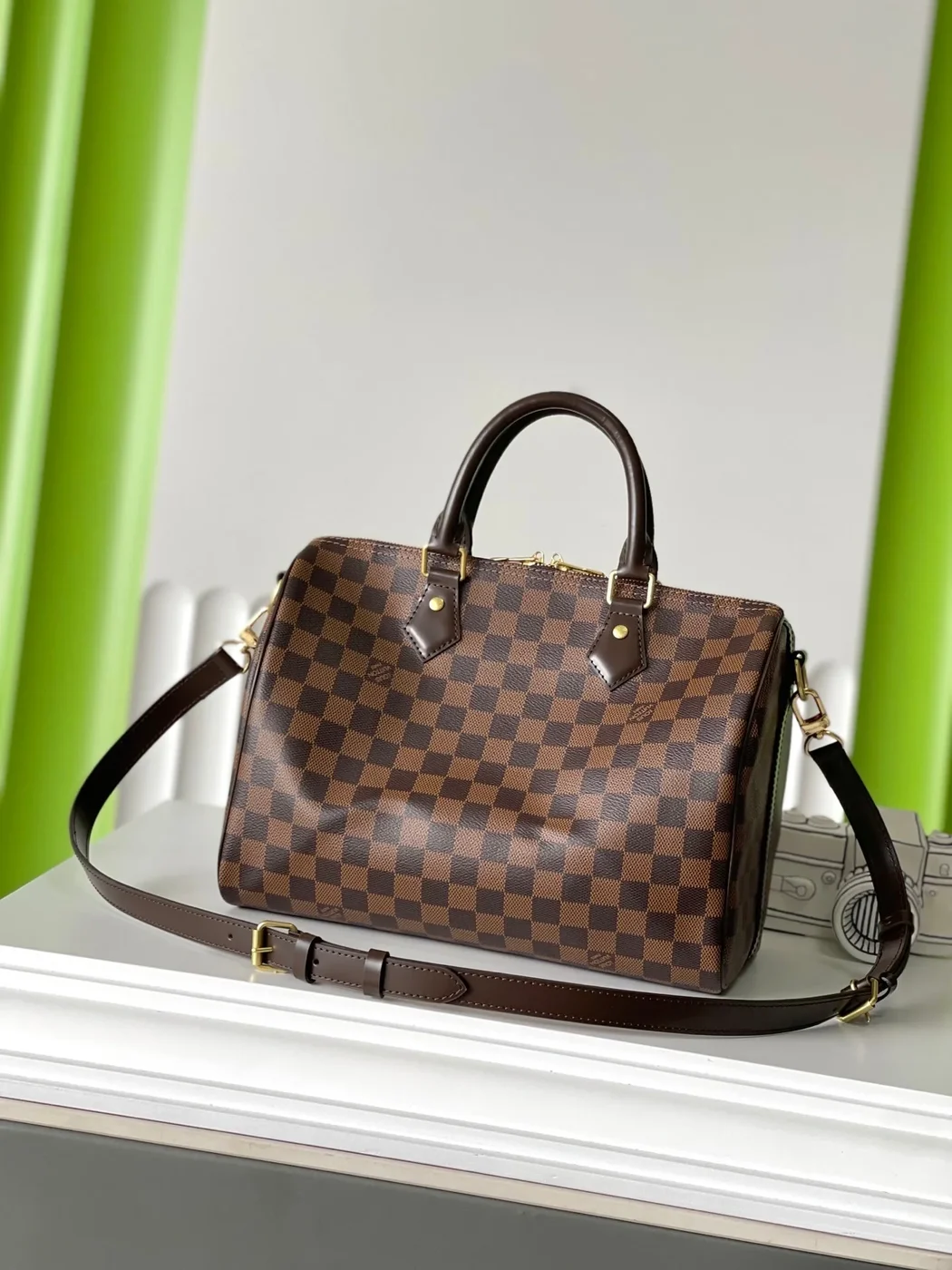 Louis Vuitton Speedy BANDOLIÈRE 30 In Dark Brown Damier Ebene Canvas Gold Lock Bag product view 8