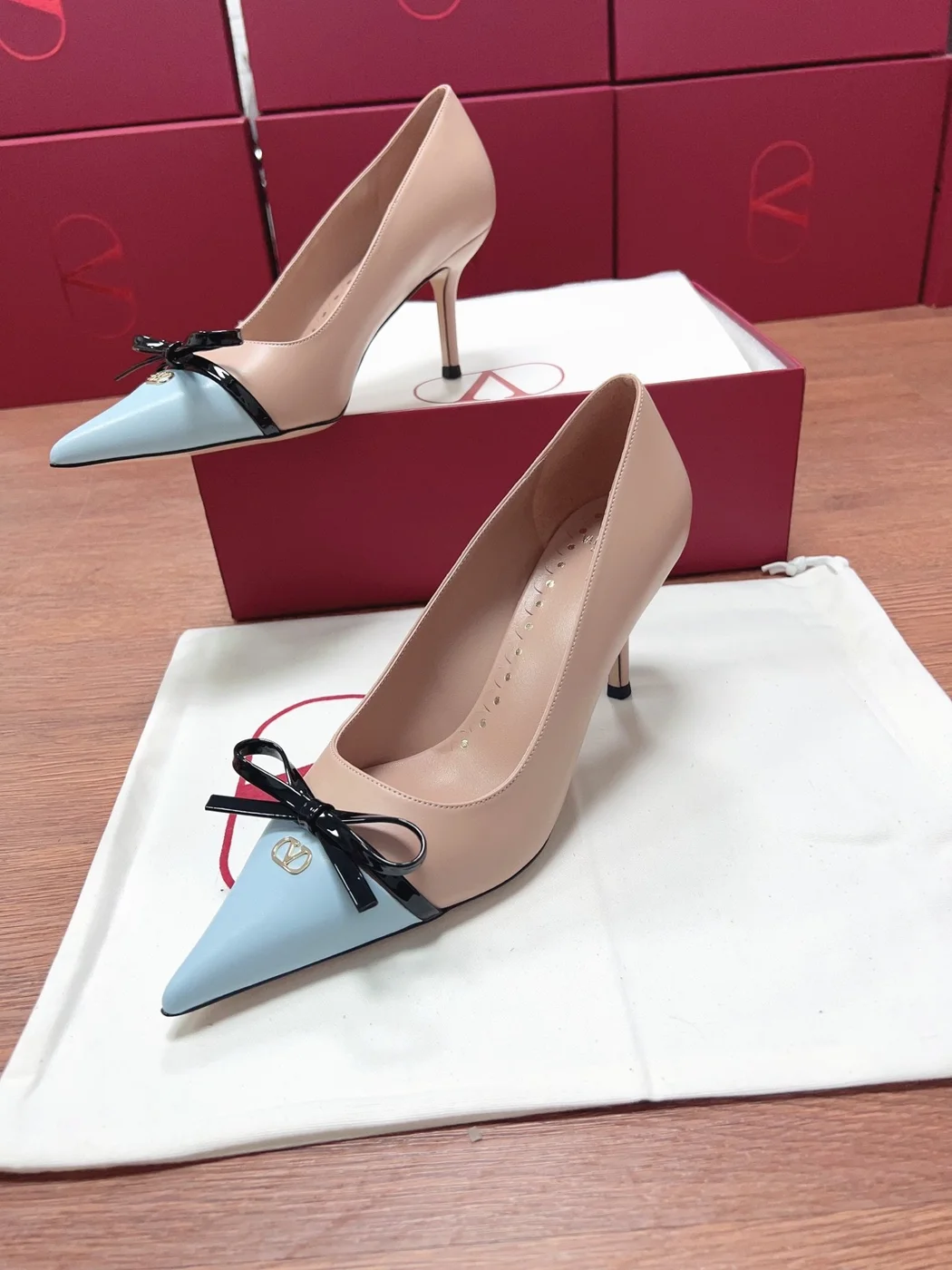 Valentino Women Beige Leather Blue Bow Detail Pumps product view 6