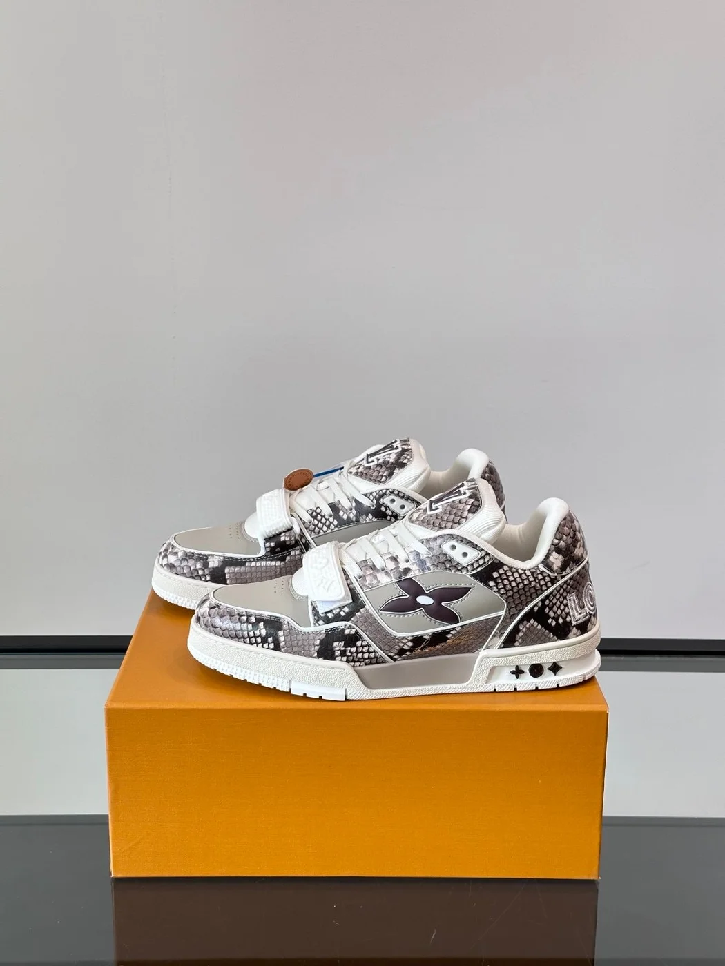 Louis Vuitton Men White And Gray Snakeskin Leather Sneakers product view 3