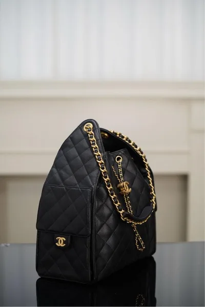 Chanel 25 Caviar Black Large size Bag product view 5