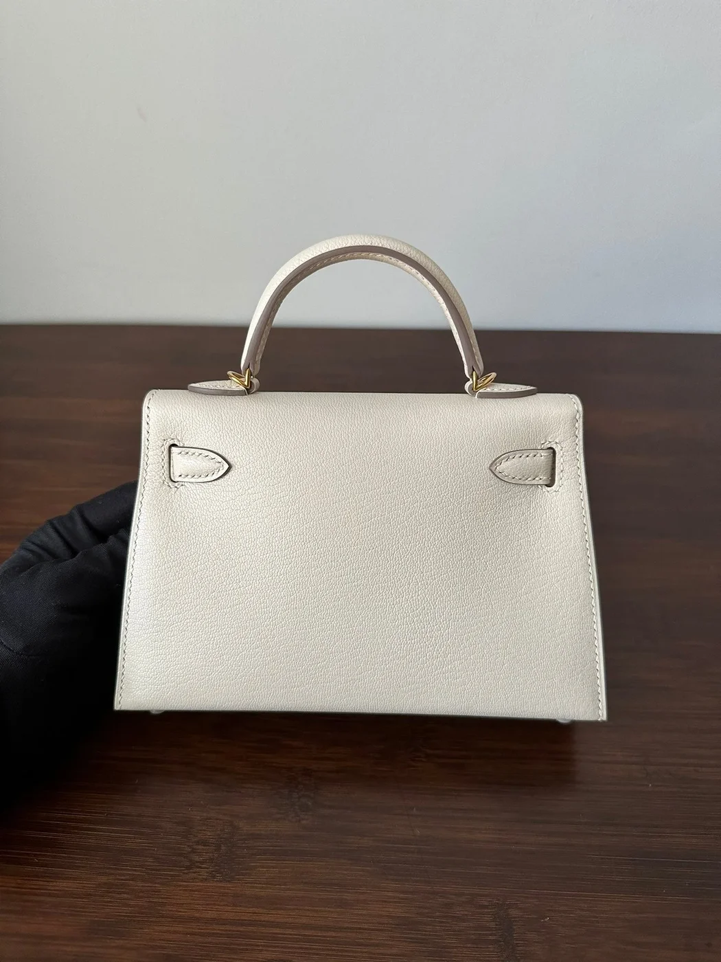 Hermès Kelly Mini 20 White Chevre Gold Hardware Bag product view 4