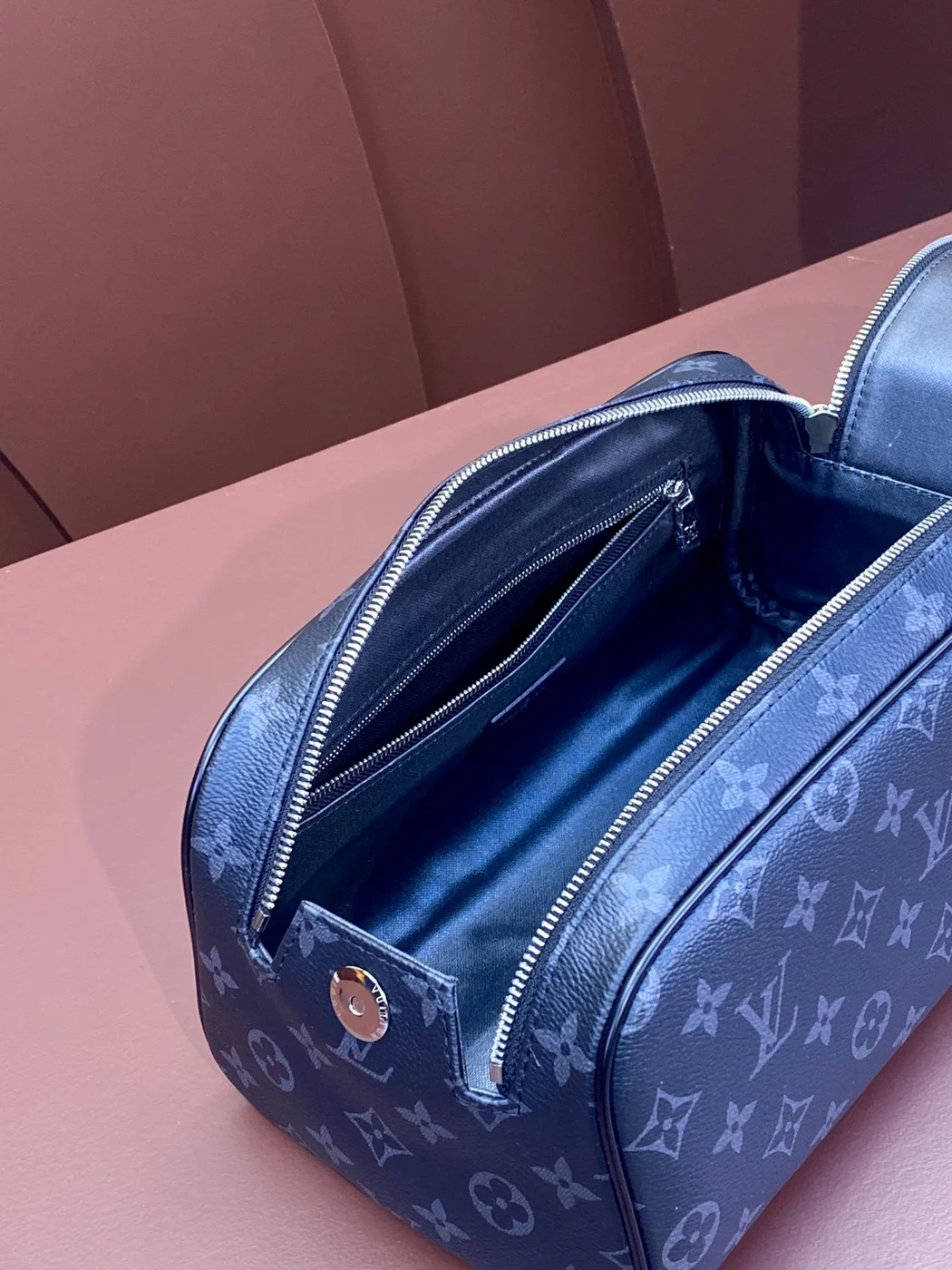 Louis Vuitton Dopp Kit Toilet Pouch product view 4