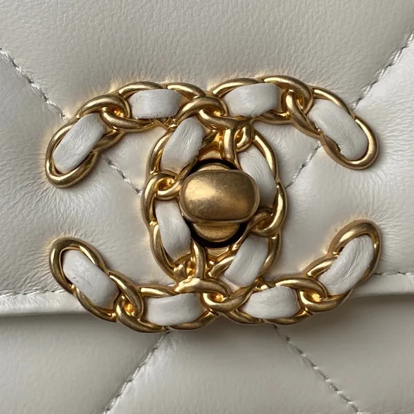 Chanel 19 Woc 19 cm White Lambskin Gold Bag product view 6