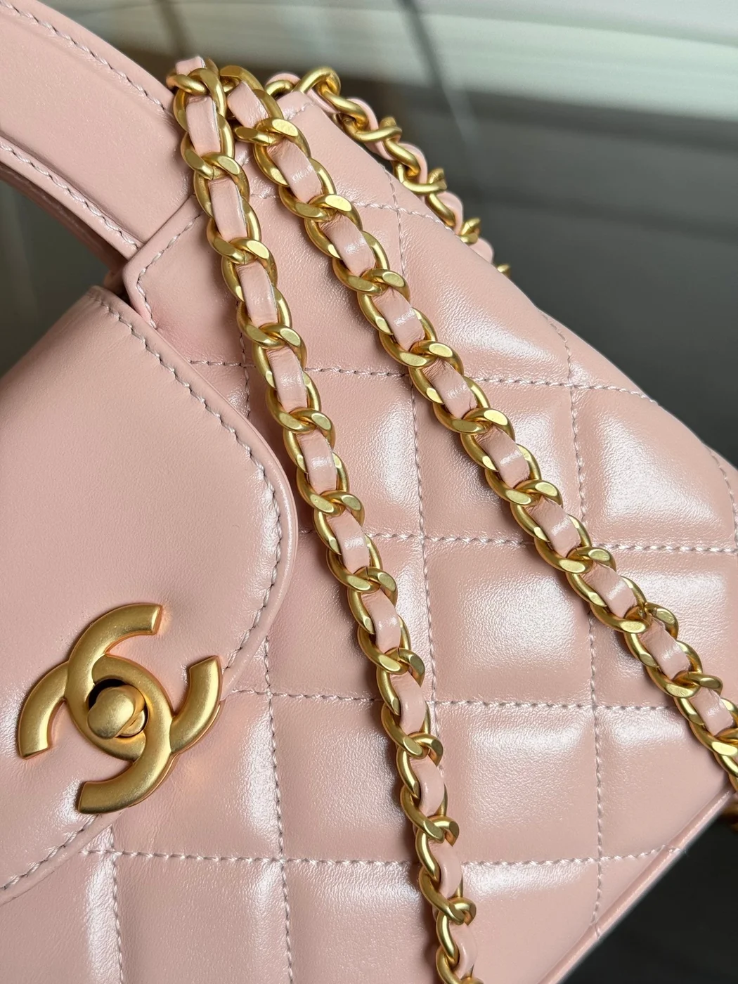 Chanel Kelly Bag 19 In Light Pink Calfskin Gold Hardware product view 6