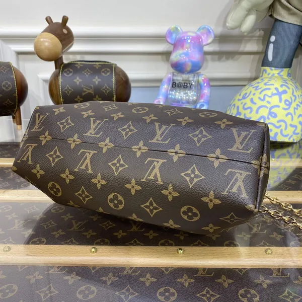 Louis Vuitton M46544 Monogram Clutch product view 4