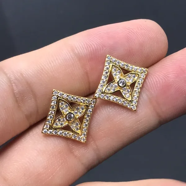 Louis Vuitton Full Pavé Star Stud Earrings Gold-Tone product view 2