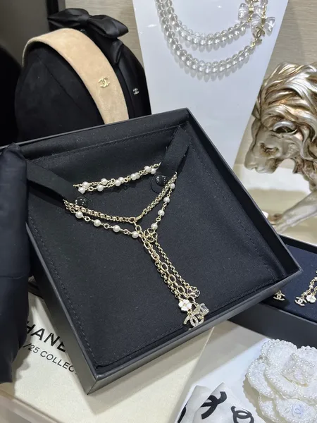 Chanel Camellia Pearl-Effect Y Necklace Black White and Gold-Tone product view 3