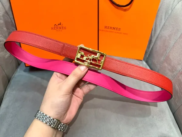Hermès Red/Bright Pink Reversible Belt with Gold-Tone Horse-and-Carriage Buckle product view 6