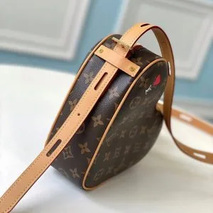 Louis Vuitton M57456 Game On Cœur Crossbody Bag Monogram product view 2